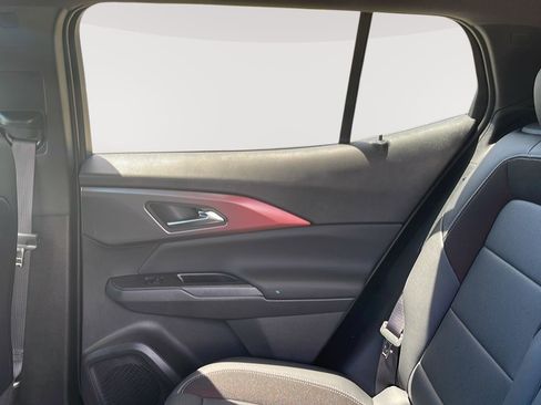 Used 2025 Chevrolet Equinox EV RS w/ Convenience Package II FWD image 9