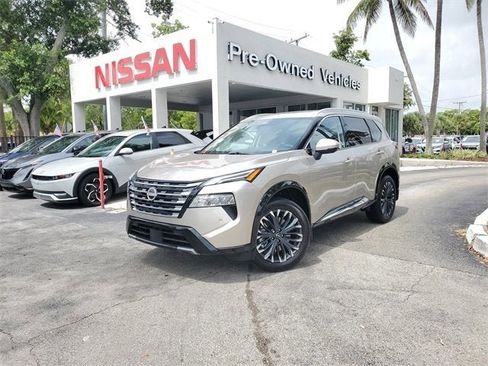 New 2025 Nissan Rogue Platinum w/ Tech Package image 16