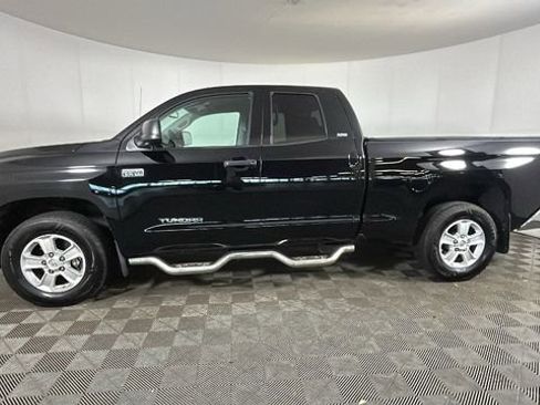 Used 2015 Toyota Tundra SR5 w/ SR5 Upgrade Package AWD/4WD image 5
