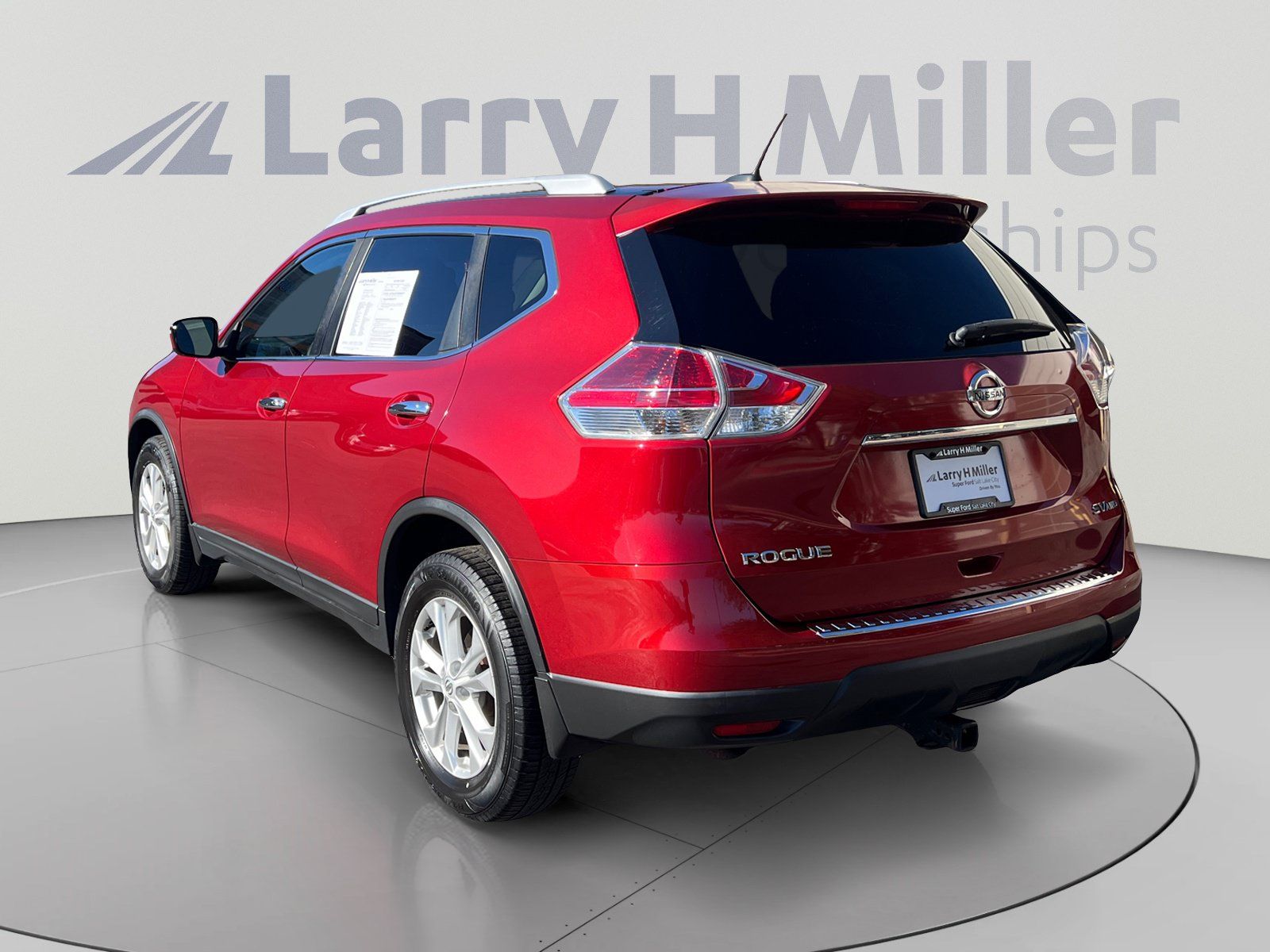 Used 2016 Nissan Rogue SV AWD/4WD image 3