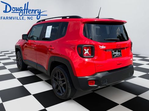 Used 2022 Jeep Renegade Latitude AWD/4WD image 3