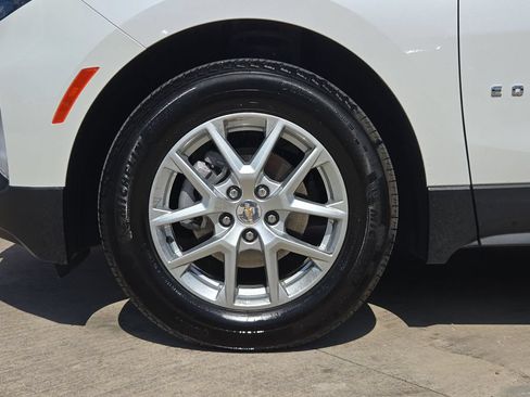 Certified 2024 Chevrolet Equinox LT FWD image 8