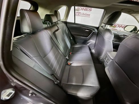 Certified 2019 Toyota RAV4 XLE Premium image 31