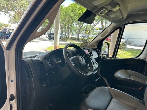 Used 2025 RAM ProMaster 2500 w/ Convenience Group FWD image 7