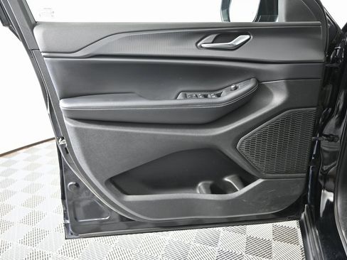 Used 2024 Jeep Grand Cherokee Altitude image 18