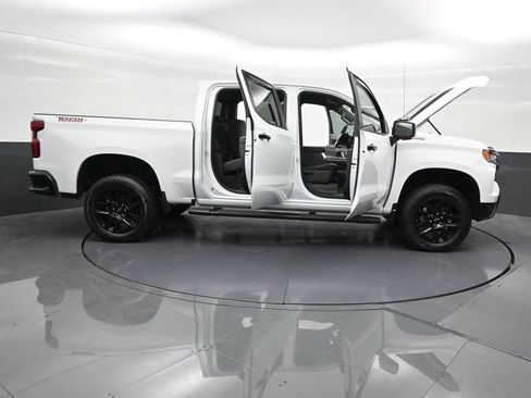 Used 2025 Chevrolet Silverado 1500 LT Trail Boss w/ LT Trail Boss Premium Package AWD/4WD image 32