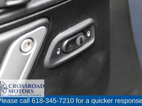 Used 2016 Jeep Wrangler Unlimited Sahara w/ Connectivity Group AWD/4WD image 16