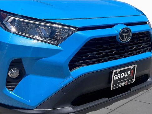 Used 2020 Toyota RAV4 XLE w/ Convenience Package FWD image 30