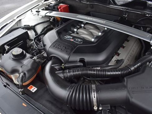 Used 2011 Ford Mustang GT Premium image 28