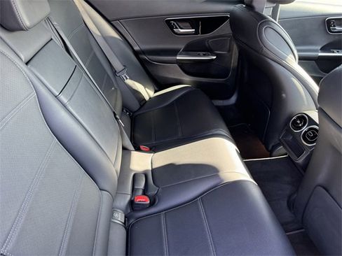 Used 2023 Mercedes-Benz C 300 Sedan image 7