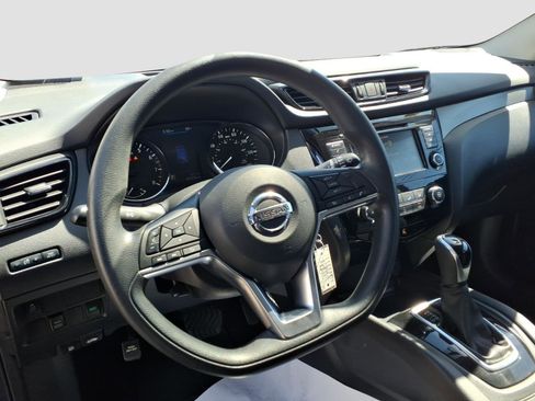 Used 2019 Nissan Rogue Sport S image 12