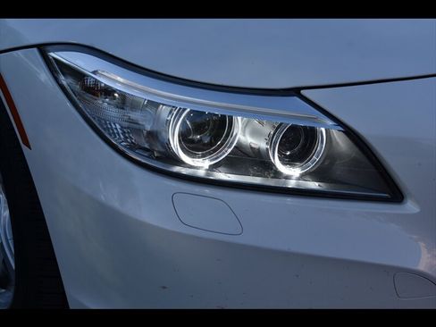 Used 2016 BMW Z4 sDrive28i RWD image 37