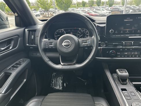 Used 2024 Nissan Pathfinder Rock Creek AWD/4WD image 16