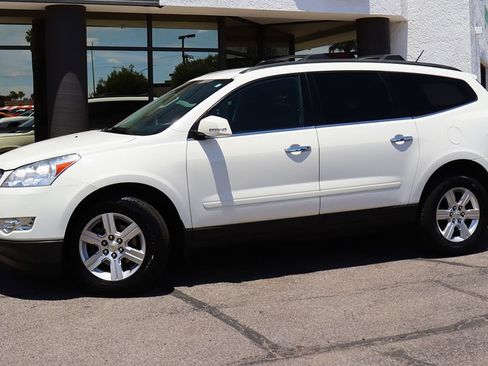Used 2012 Chevrolet Traverse LT FWD image 4
