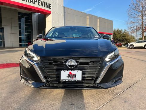 Used 2025 Nissan Altima 2.5 SV image 4