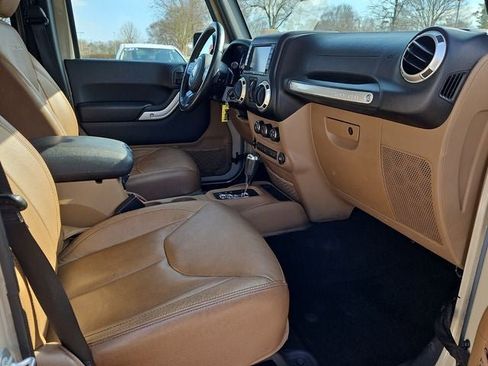 Used 2016 Jeep Wrangler Unlimited Sahara w/ Max Tow Package image 12