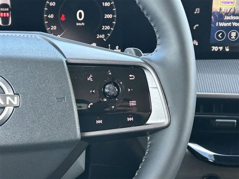 Certified 2025 Nissan Murano SV image 26