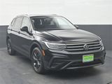Used 2023 Volkswagen Tiguan SE image 2
