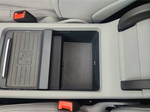 Used 2024 Audi Q5 e Prestige w/ Prestige Package image 58