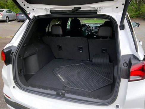 Used 2023 Chevrolet Equinox RS FWD image 32