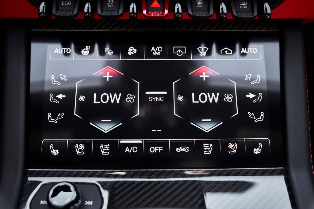 Used 2025 Lamborghini Urus SE AWD/4WD image 69