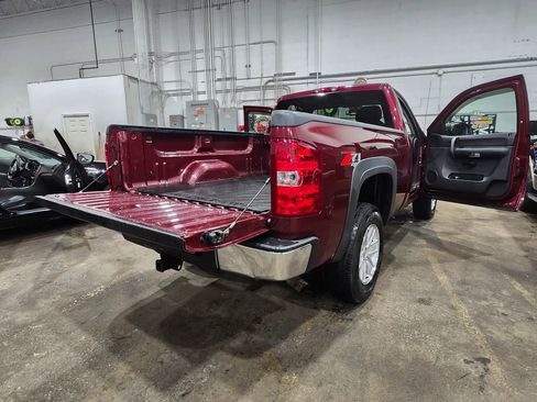 Used 2008 Chevrolet Silverado 1500 LT w/ Suspension Package, Off-Road AWD/4WD image 6