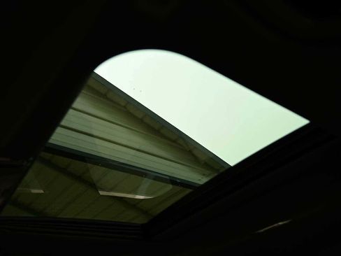 Used 2025 BMW 330i Sedan w/ Convenience Package image 10