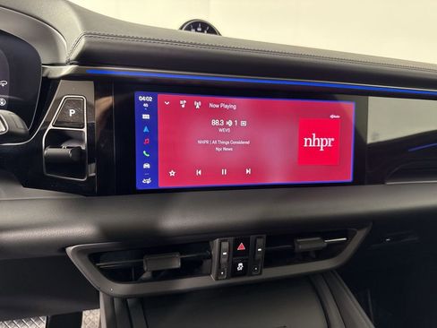 Certified 2025 Porsche Macan 4 Electric image 29