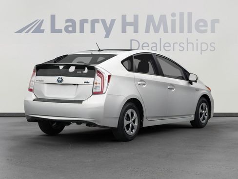 Used 2013 Toyota Prius Three image 2