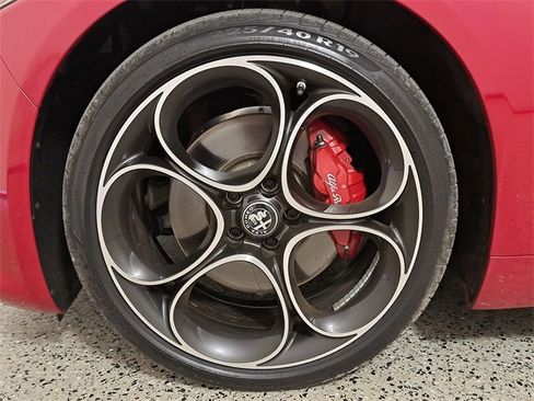 Used 2022 Alfa Romeo Giulia Veloce image 8