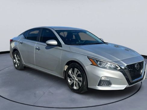 Used 2019 Nissan Altima 2.5 S image 2