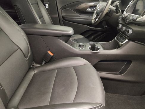 Used 2022 GMC Terrain SLT image 21