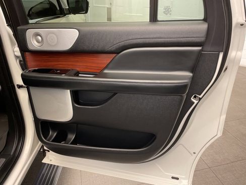 Used 2020 Lincoln Navigator L Reserve image 30