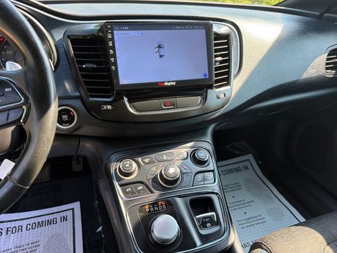 Used 2015 Chrysler 200 S FWD image 16