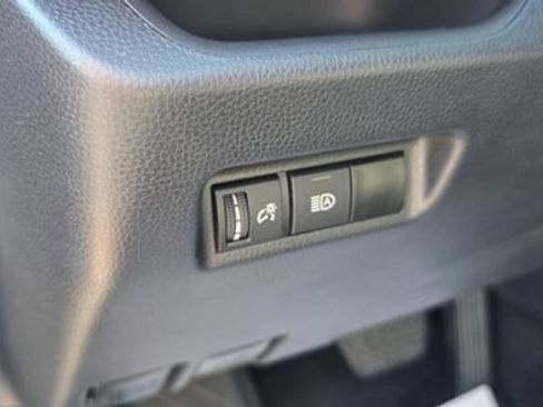 Used 2023 Toyota RAV4 XLE AWD/4WD image 17