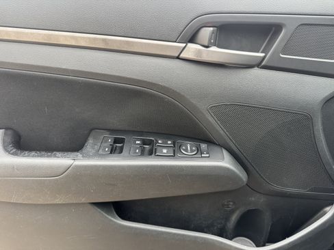 Used 2018 Hyundai Elantra SEL image 9