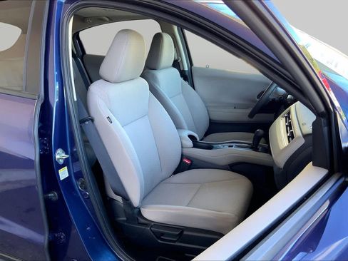 Used 2016 Honda HR-V EX image 9