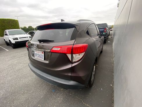 Used 2019 Honda HR-V EX image 3