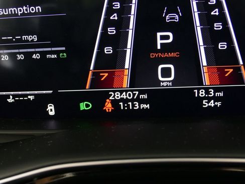 Used 2023 Audi RS Q8 AWD/4WD image 25
