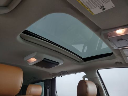 Used 2020 Toyota Sequoia Platinum image 21