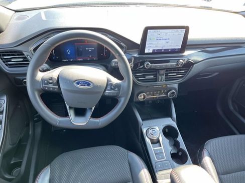 Used 2025 Ford Escape ST-Line FWD image 12