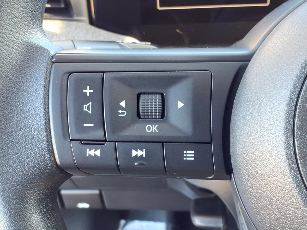 Certified 2025 Nissan Kicks SV FWD image 23