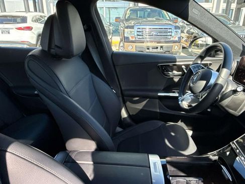 Used 2024 Mercedes-Benz C 300 Sedan image 10