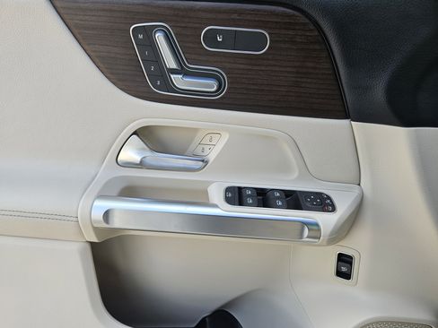 Used 2026 Mercedes-Benz GLB 250 image 15