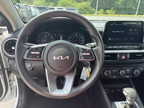 Used 2024 Kia Forte LXS w/ LXS Technology Package FWD image 9
