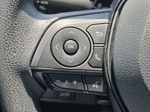 Used 2025 Toyota RAV4 XLE w/ Convenience Package FWD image 23