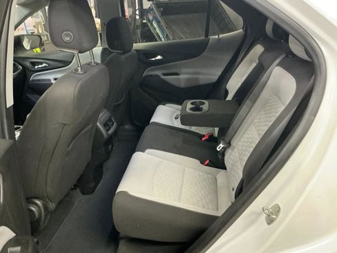 Used 2018 Chevrolet Equinox LS image 18