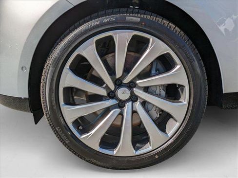 New 2025 Land Rover Range Rover SE image 10