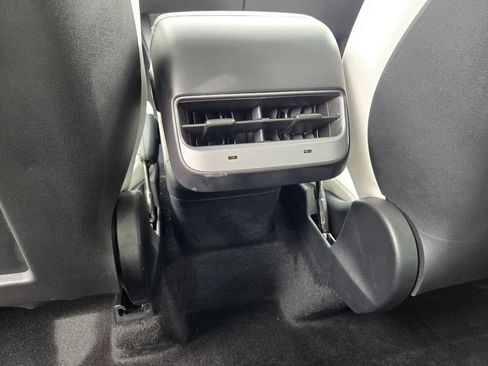 Used 2023 Tesla Model Y Performance AWD/4WD image 11