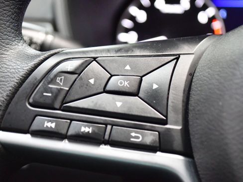 Used 2025 Nissan Altima 2.5 SV FWD image 21